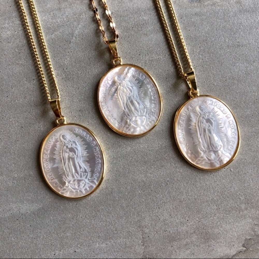 RESTOCKING⭐️14KGold MotherMary Shell Necklace - Picture 8 of 8